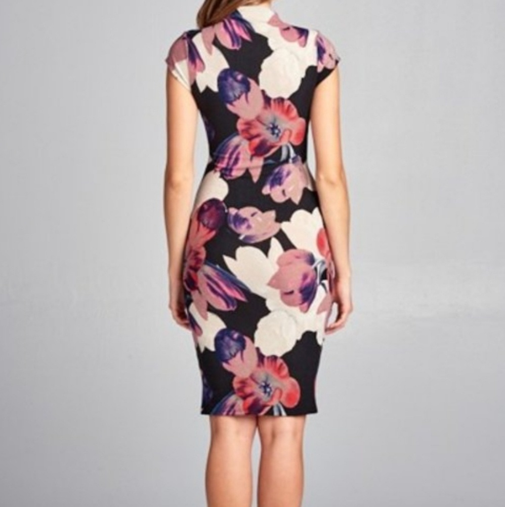 ➡️SALE ♡Floral Print Bodycon Dress - Picture 3 of 3